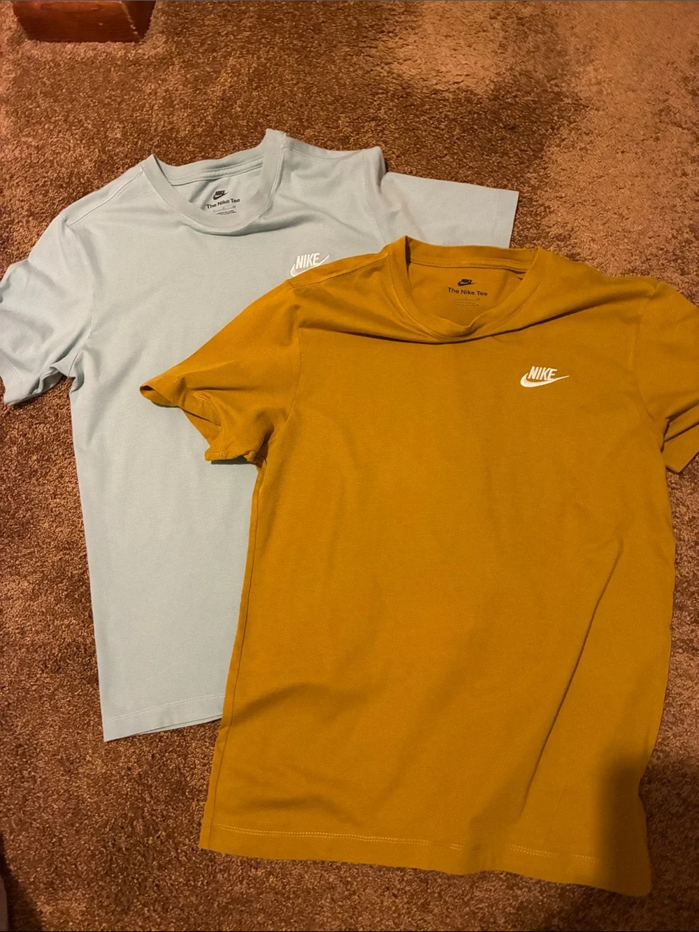 NIKE. Men’s Short-Sleeve Crew Tees - Light Green  & Light Brown. Size S. EUC